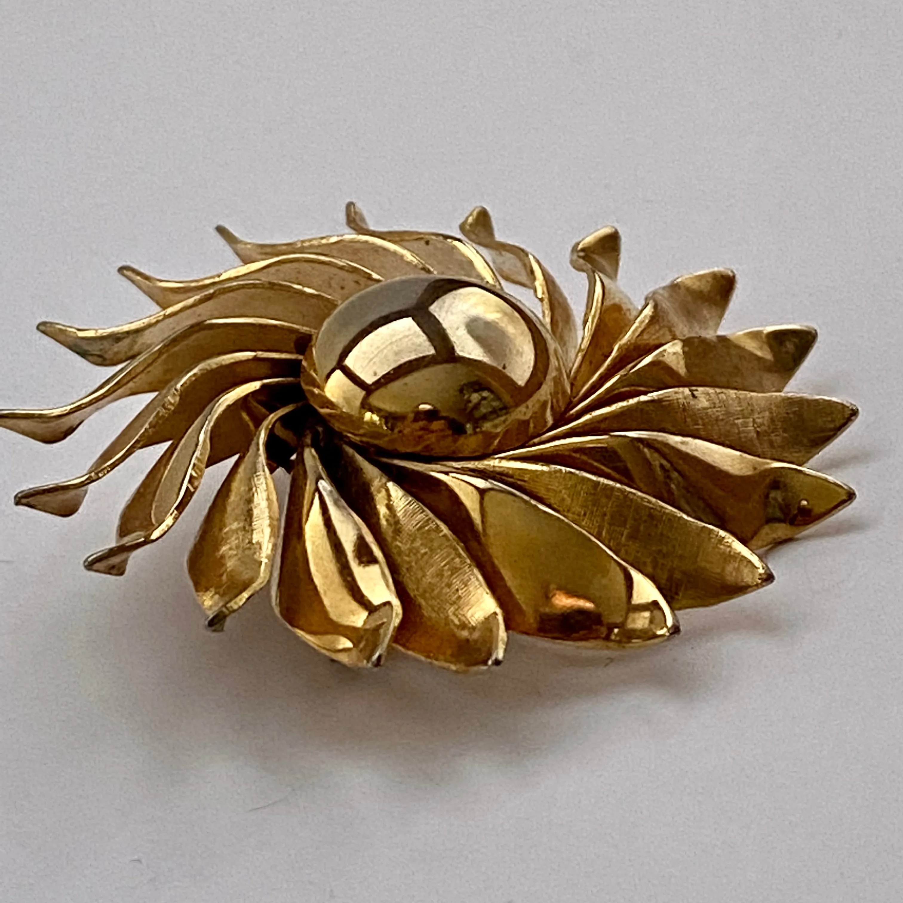 1960s Gold-Tone Flower Brooch