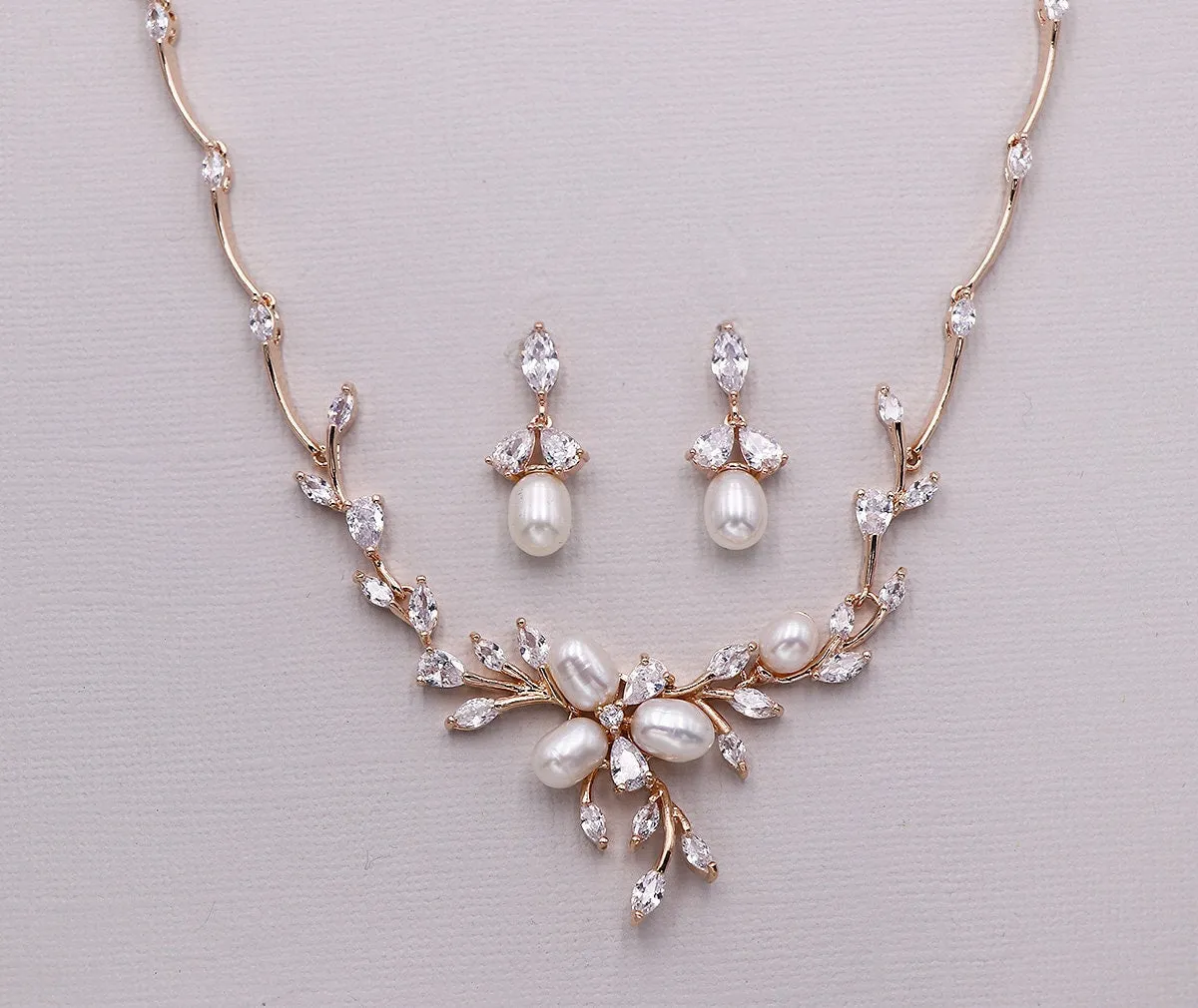 Dahlia Pearl Jewelry Set