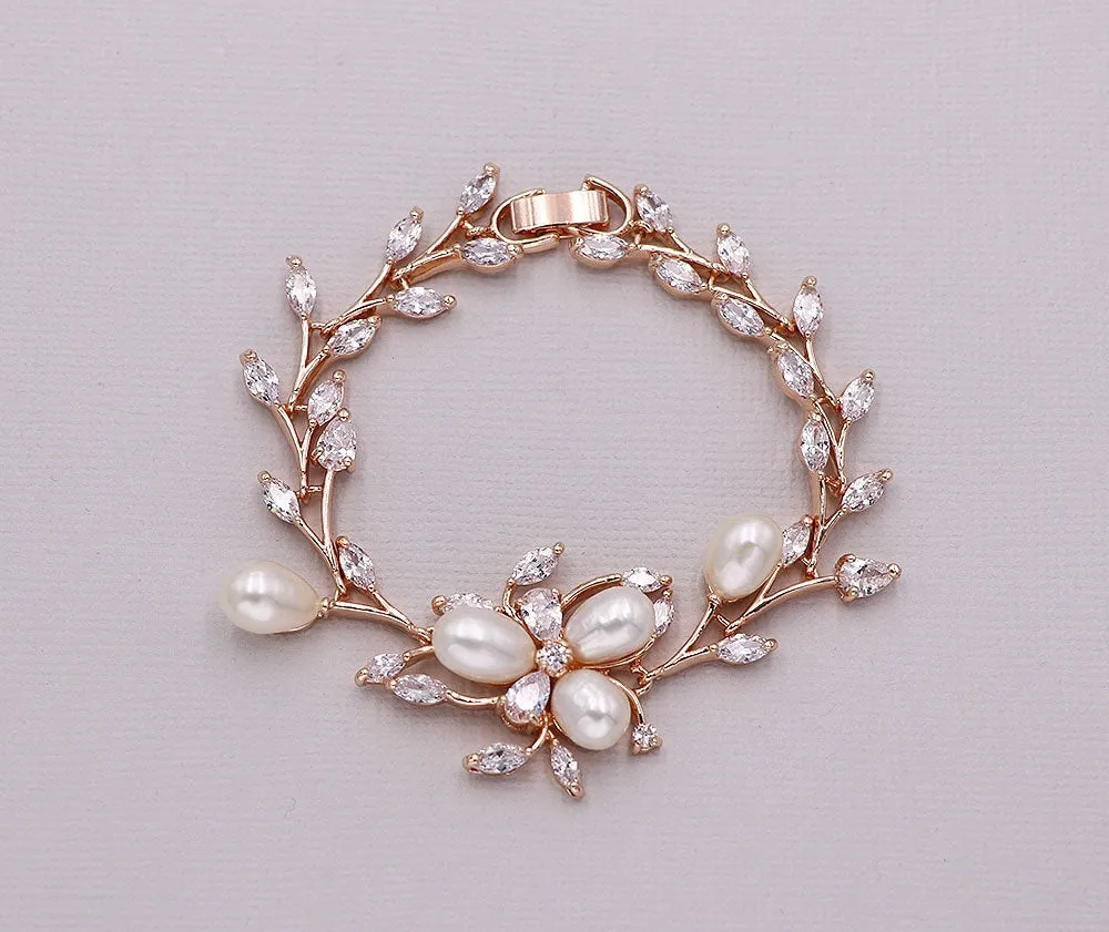 Dahlia Pearl Jewelry Set