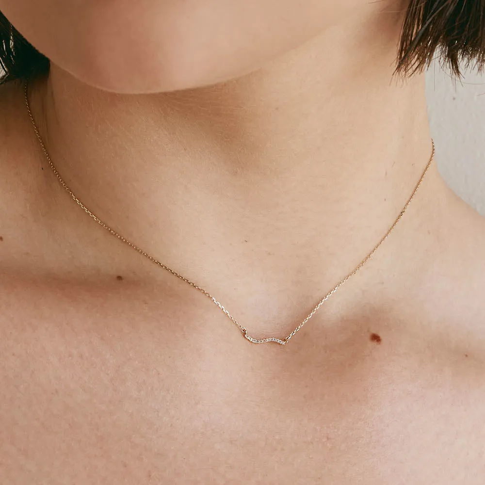 Diamond Fine Wave Necklace in 10k Gold