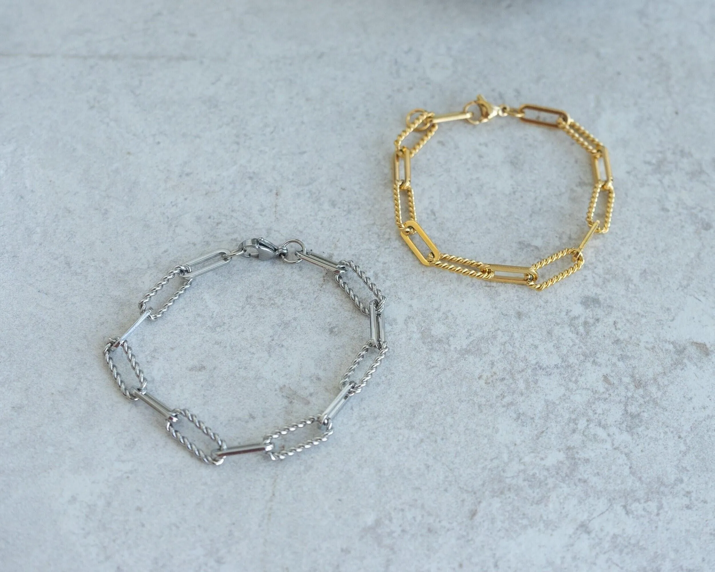Gold Oval Link Chain Bracelet