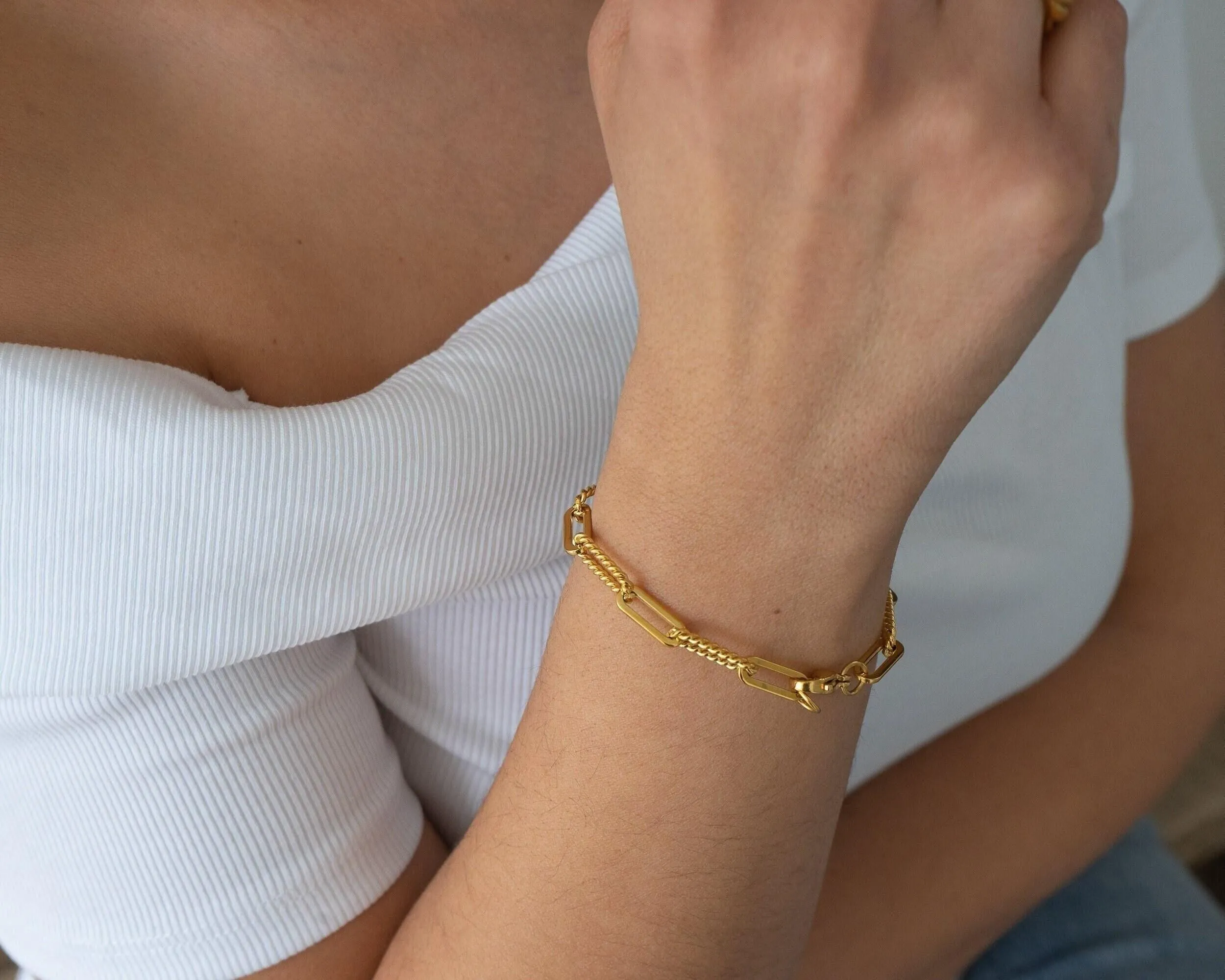 Gold Oval Link Chain Bracelet