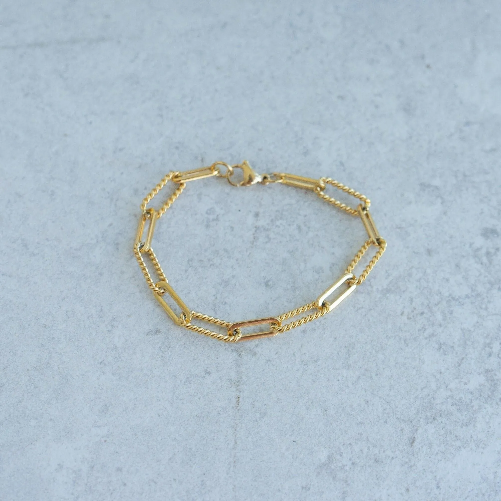 Gold Oval Link Chain Bracelet