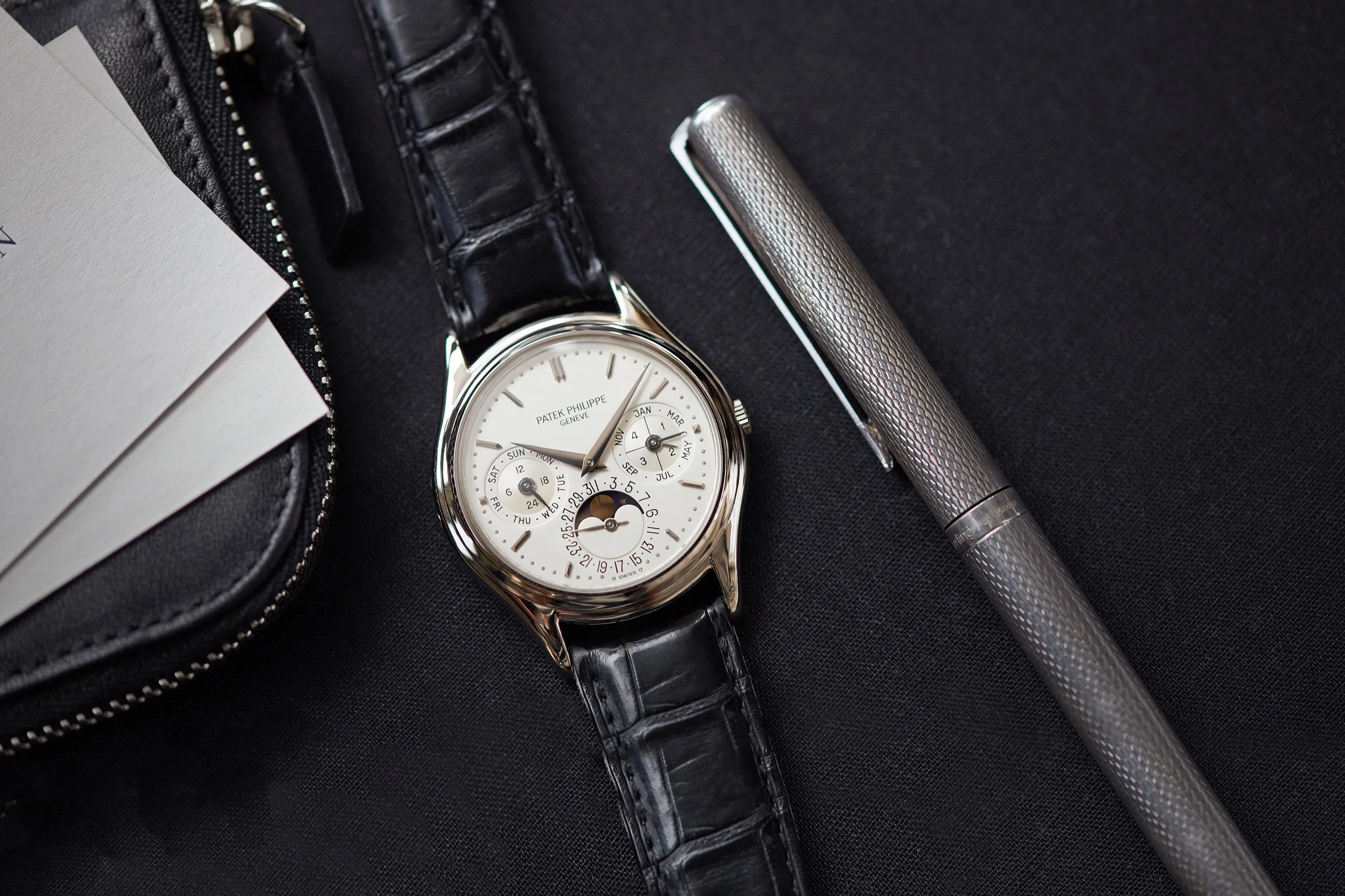 Perpetual Calendar 3940G | Grey Gold
