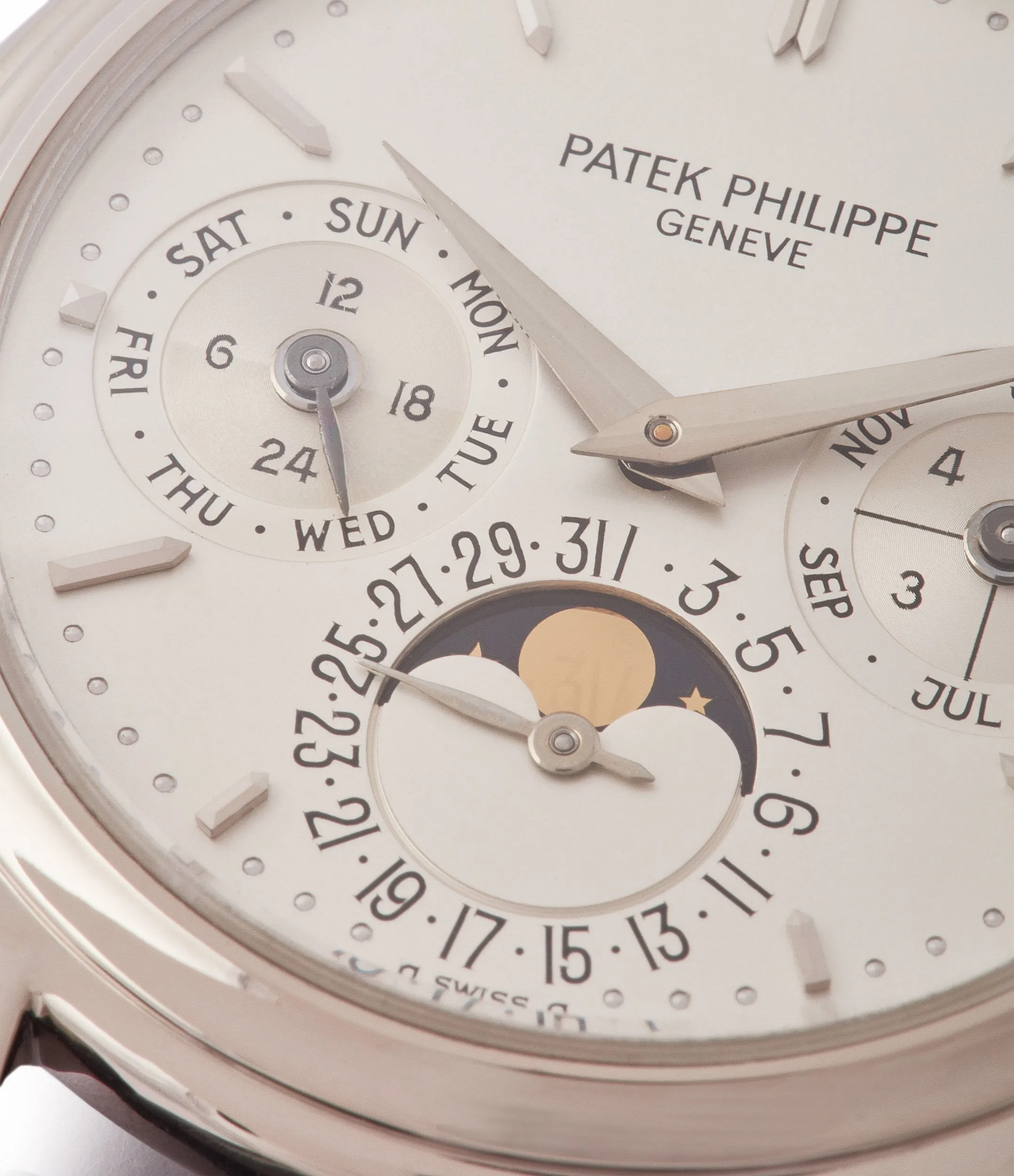 Perpetual Calendar 3940G | Grey Gold