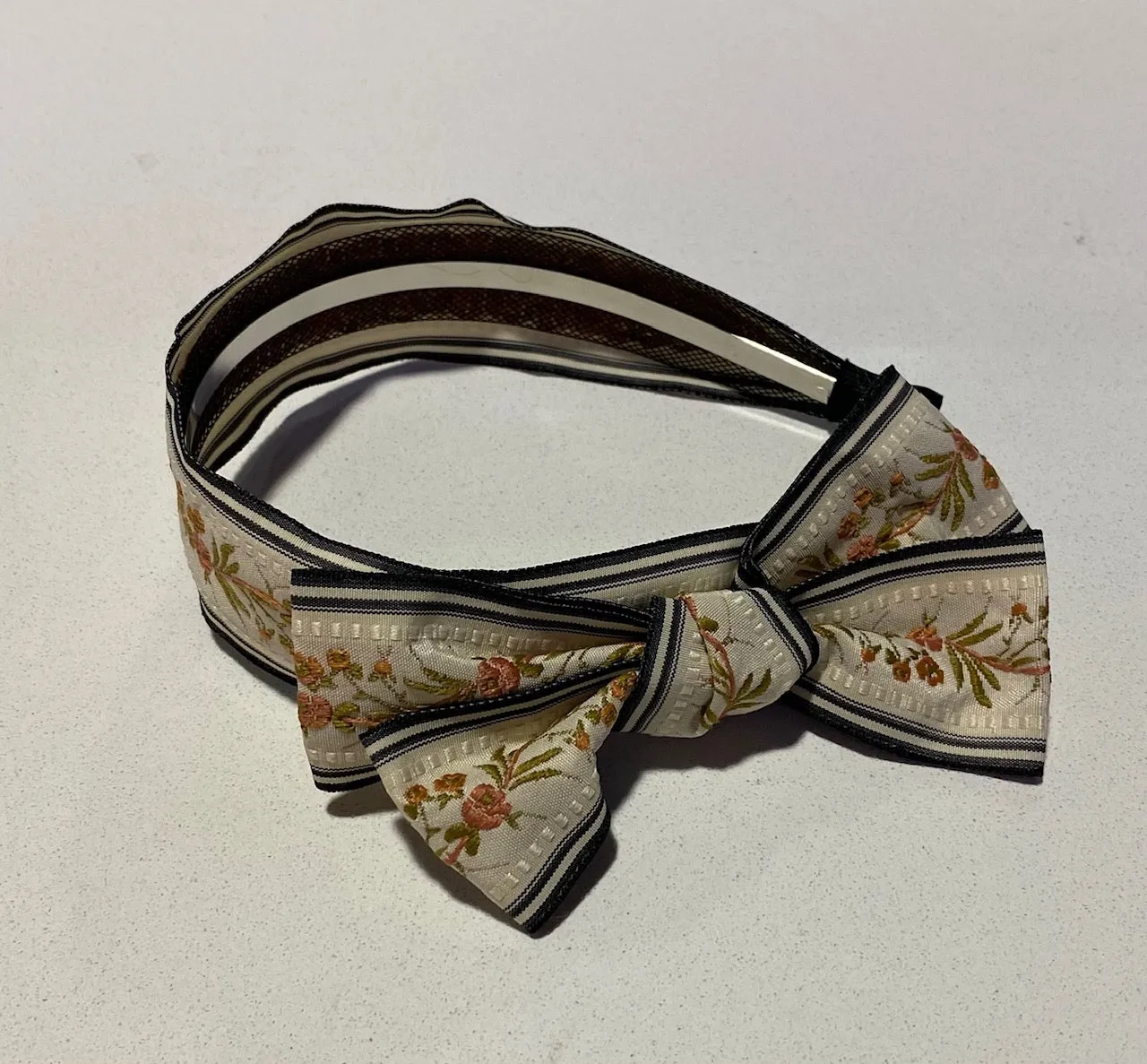 Side Bow Floral Cream Headband