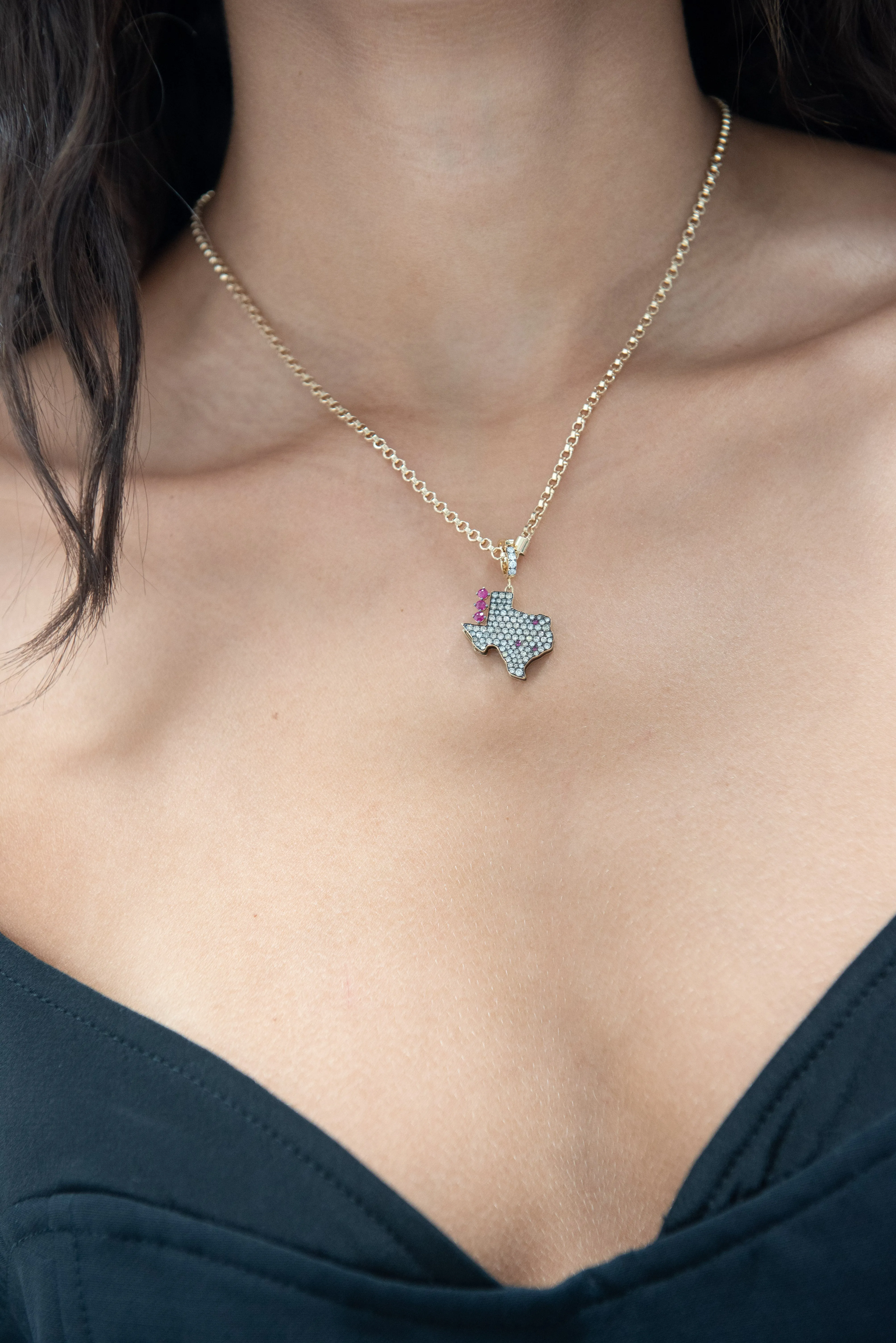 Texas Pendant EXCLUSIVE to Kick Pleat