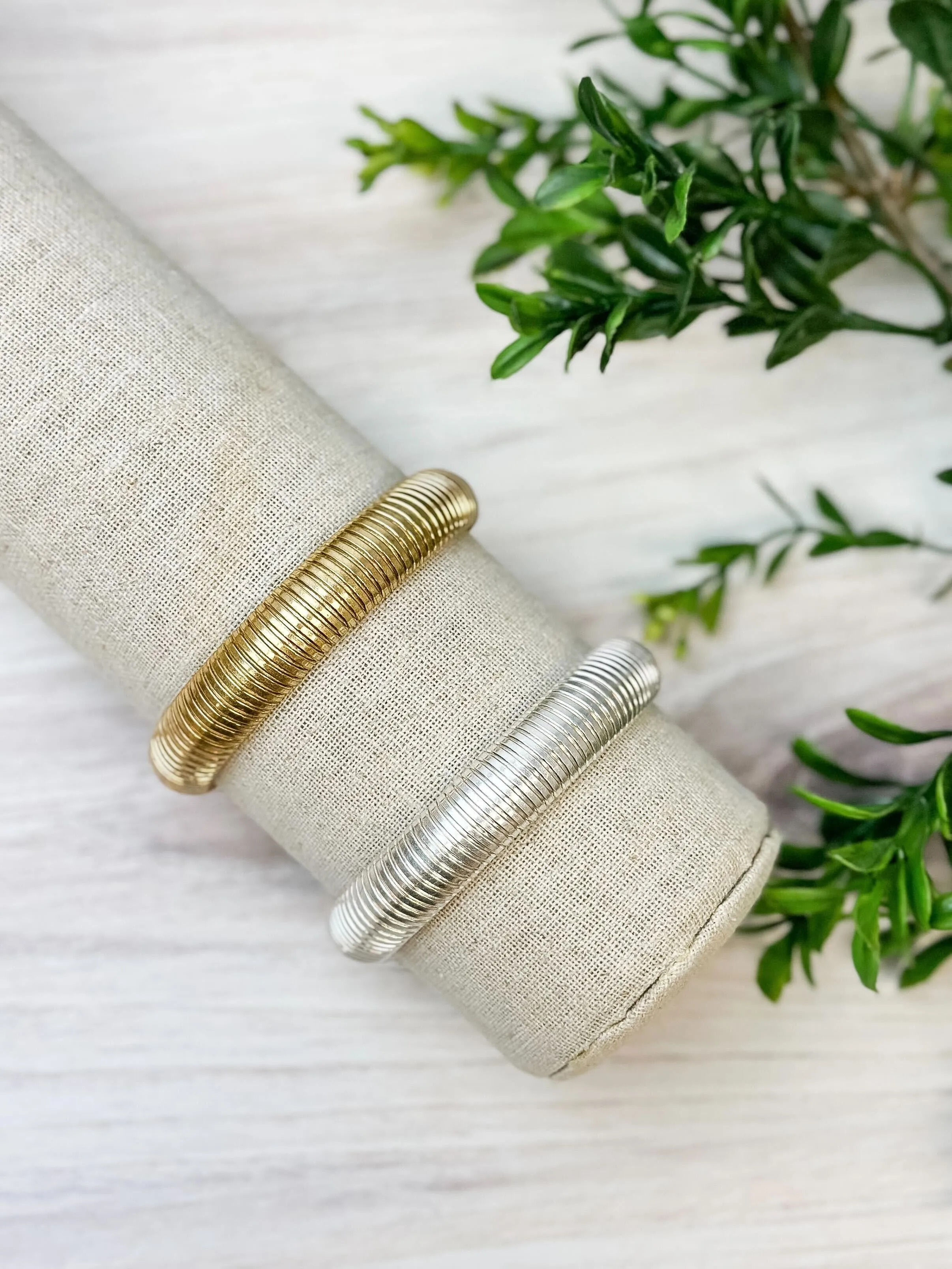 Textured Vintage Metal Bracelet - Gold
