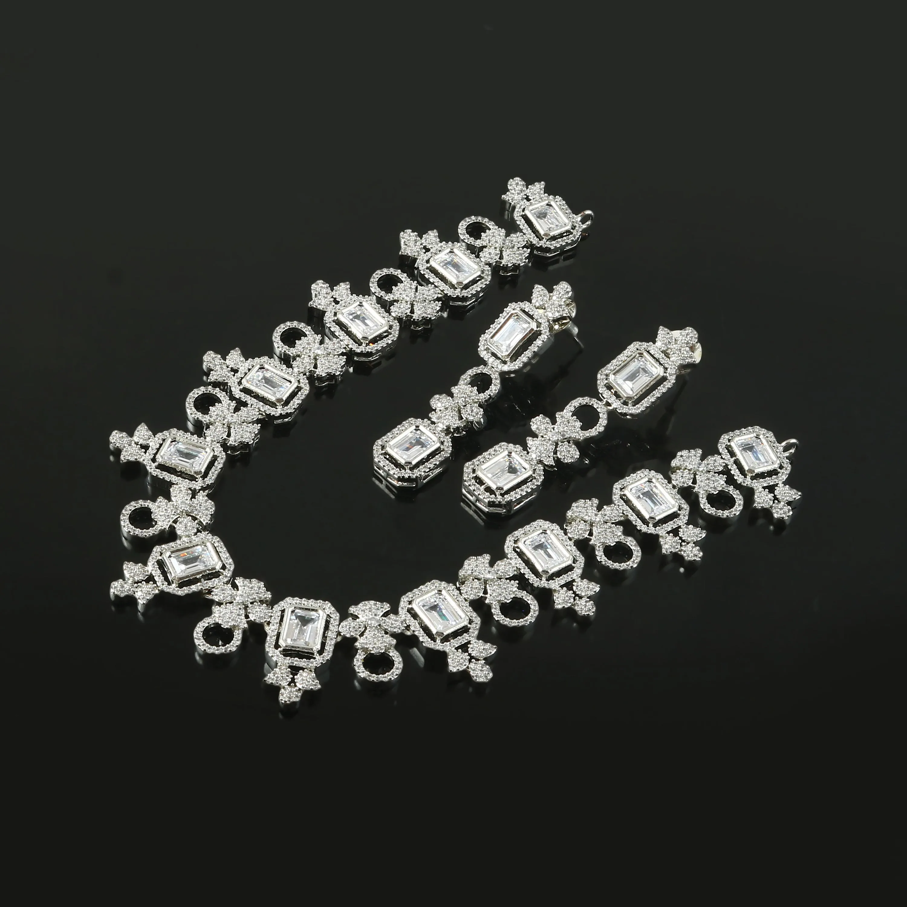 White Rhodium-Plated Cubic Zircon Necklace Set