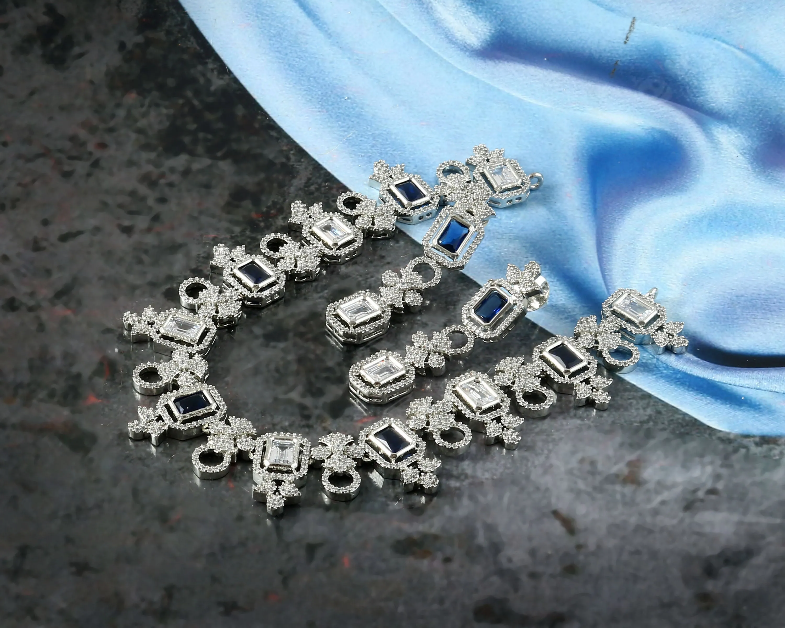 White Rhodium-Plated Cubic Zircon Necklace Set
