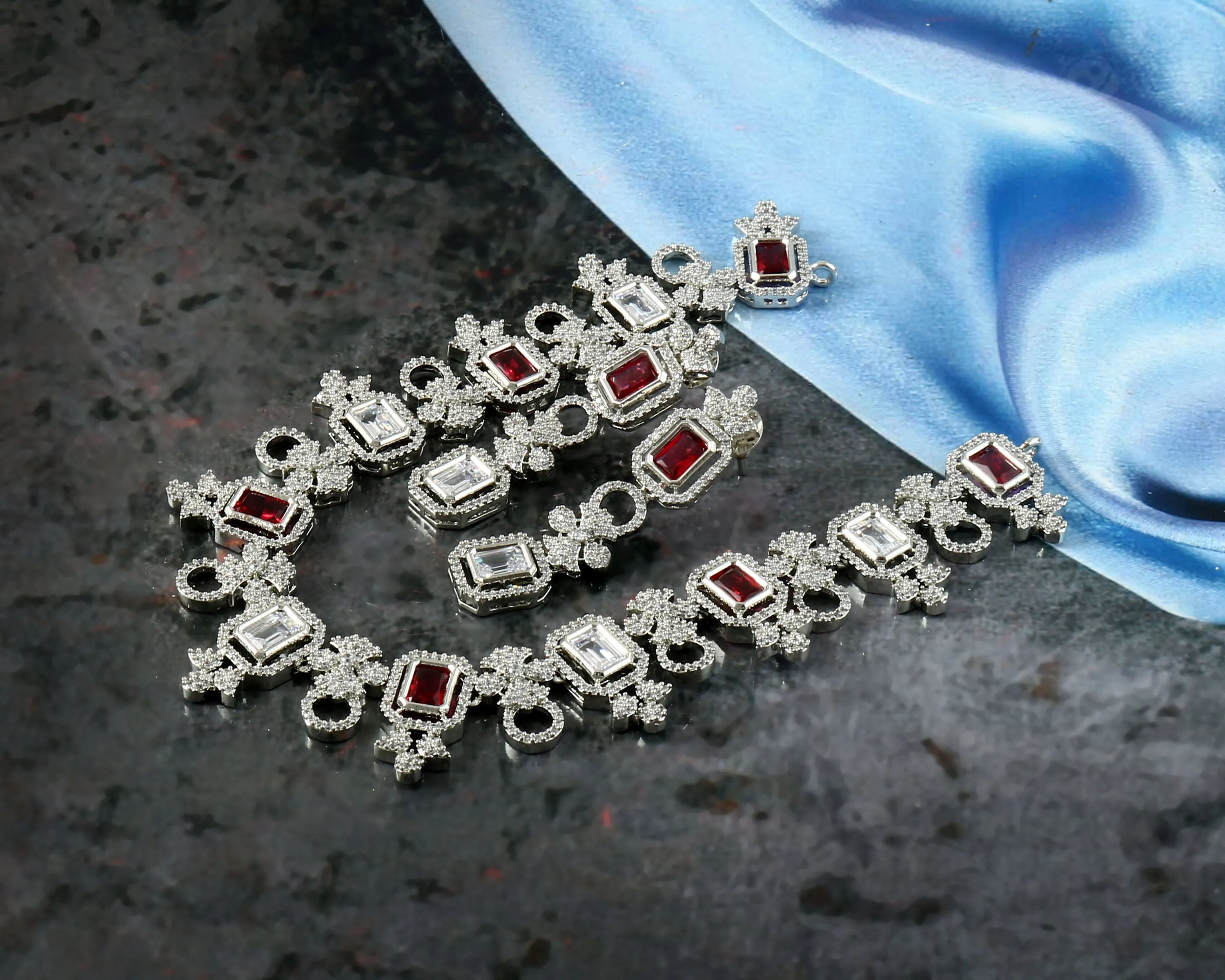 White Rhodium-Plated Cubic Zircon Necklace Set