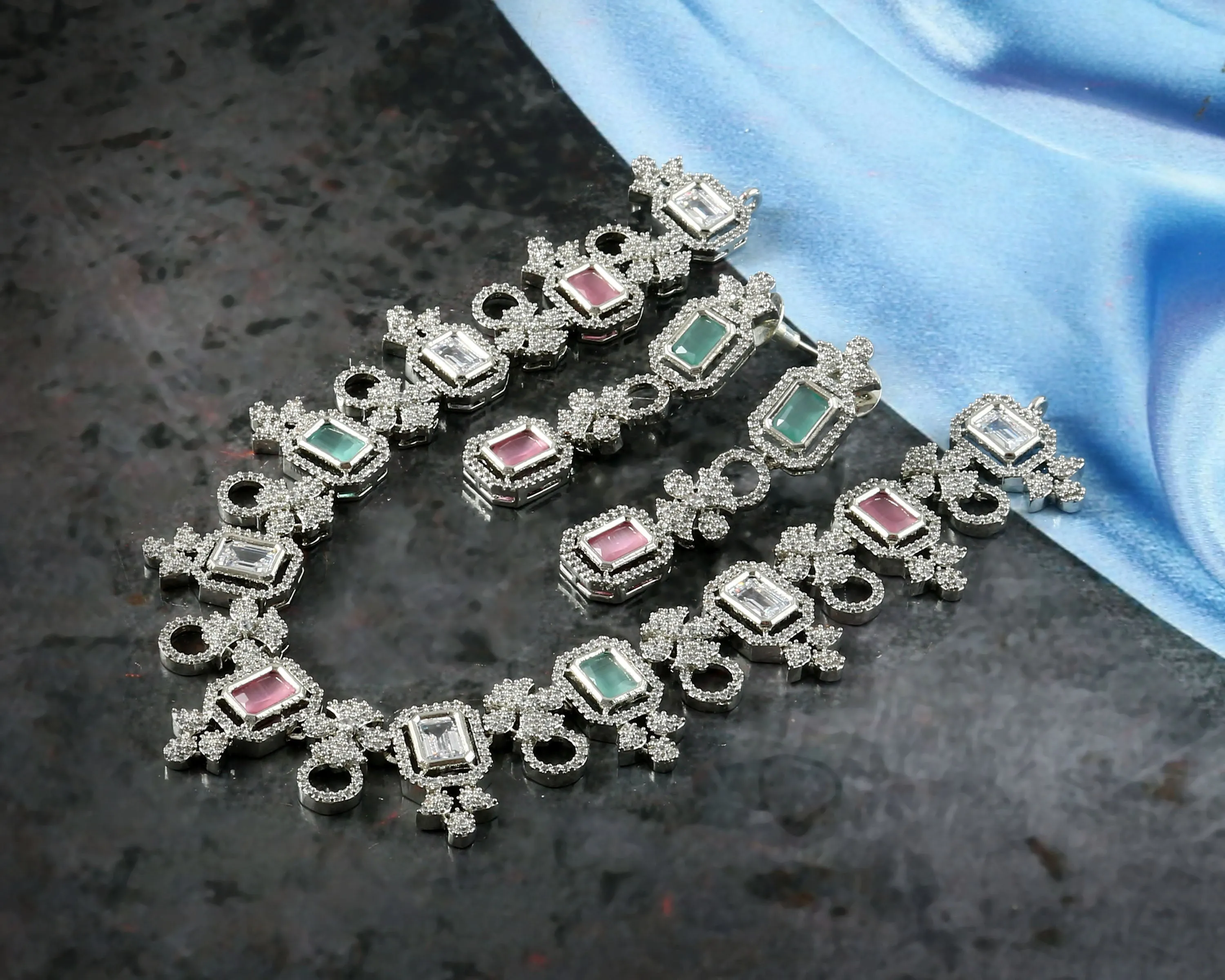 White Rhodium-Plated Cubic Zircon Necklace Set