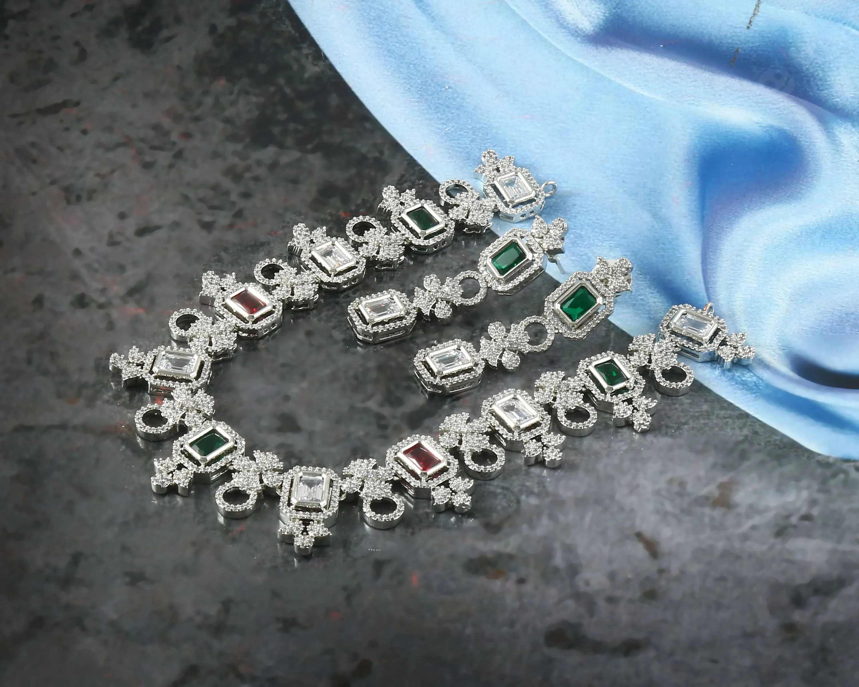 White Rhodium-Plated Cubic Zircon Necklace Set